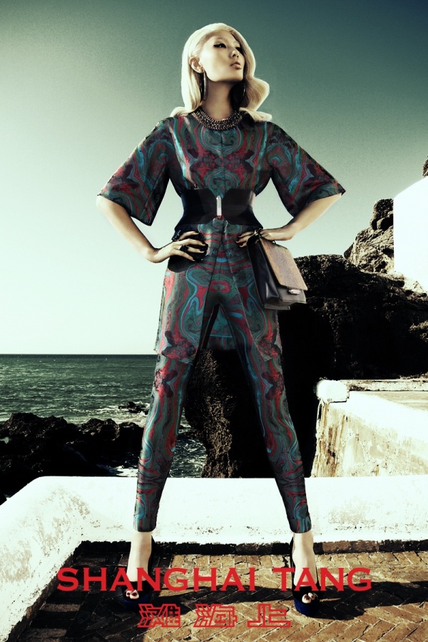 Bonnie Chen xuất hiện quyến rũ bên bờ biển xinh đẹp trong bộ ảnh quảng cáo BST xuân hè 2014 của Shanghai Tang - Shanghai Tang - Bonnie Chen - Bộ sưu tập - Thời trang - Tin Thời Trang - Xuân 2014