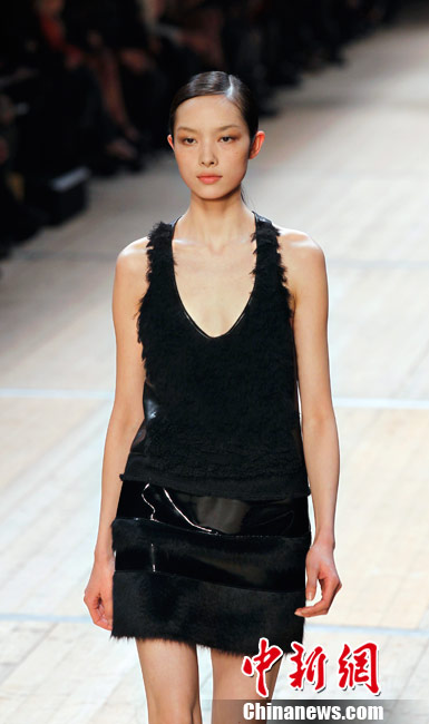 Chinese beauties at Paris Fashion Week - Fashion - Photo Gallery - Paris Fashion Week