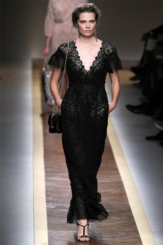 Princesses from Valentino Spring 2012 RTW - Fashion Show - Valentino