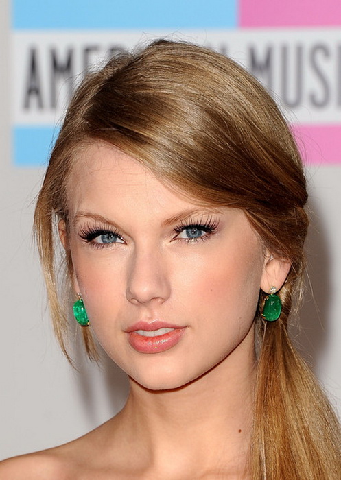แต่งหน้าสวยอย่างเซเบลดัง Taylor Swift - แต่งหน้า - เครื่องสำอาง - Celeb Style