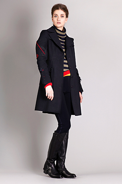 Ấm áp đón thu cùng Ermanno Scervino Pre-Fall RTW - Thời trang nữ - Bộ sưu tập - Thu 2012 - Nhà thiết kế - Ermanno Scervino