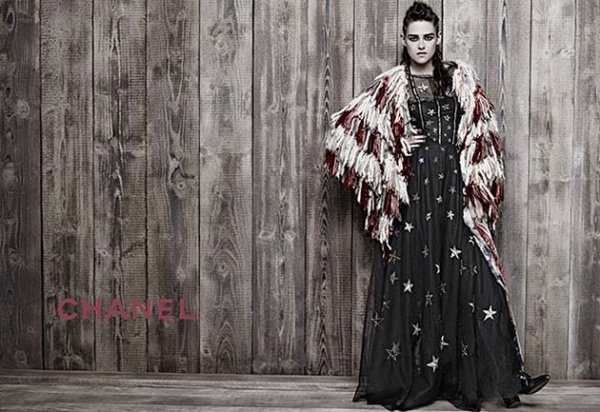 Kristen Stewart được chọn làm người mẫu quảng cáo cho BST Chanel Paris Dallas
