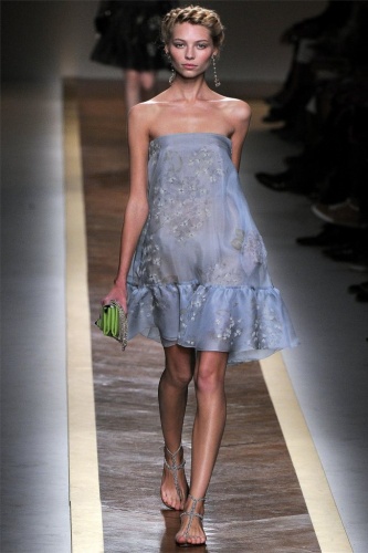 Princesses from Valentino Spring 2012 RTW - Fashion Show - Valentino