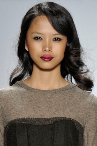 1 Trend 4 Ways - Eye-catching Two-Toned Lips - Lips - Trends - Beauty Care - Tips