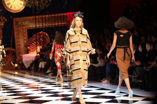 Dolce & Gabbana กับคอลเล็กชั่นสุดแฟนตาซี - คอลเลคชั่น - เทรนด์ใหม่ - แฟชั่นเสื้อผ้า - อินเทรนด์ - การแต่งตัว - เทคนิค - เคล็ดลับ - แฟชั่นคุณผู้หญิง - แฟชั่น - ดีไซเนอร์