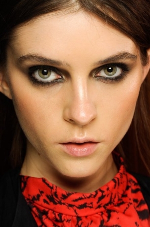 The Most Cool and Dramatic Halloween Makeup Looks From The Runway - Runway - Makeup - Halloween