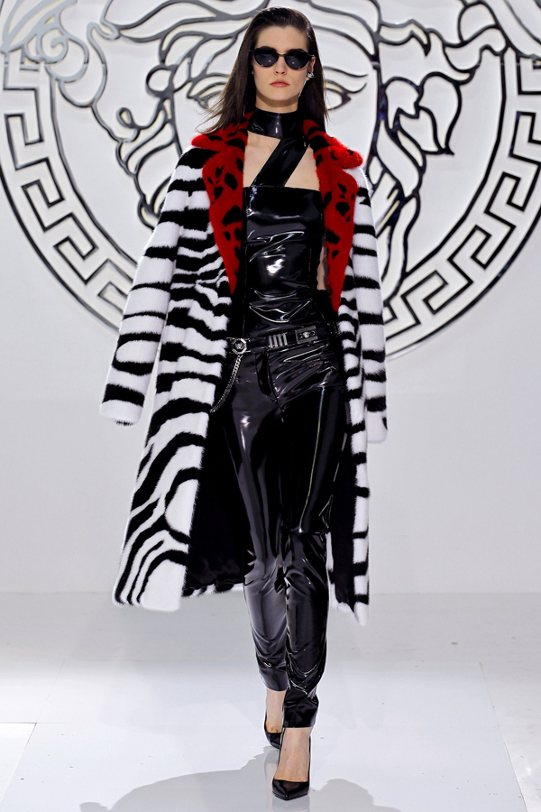 Sexy Versace Fall 2013 Collection at Milan Fashion Week - Versace - Fashion - Collection - Designer - Fall 2013 - Fashion Show