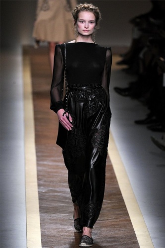 Princesses from Valentino Spring 2012 RTW - Fashion Show - Valentino
