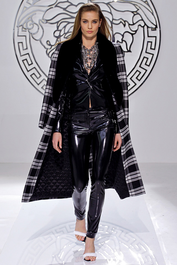 Sexy Versace Fall 2013 Collection at Milan Fashion Week - Versace - Fashion - Collection - Designer - Fall 2013 - Fashion Show