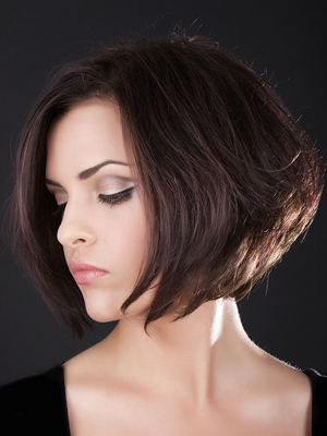 Trend Alert: Asymmetrical yet Statement Bob Haircuts - Trend - Bob Haircut - Hairstyles - Fashion - Fashion News