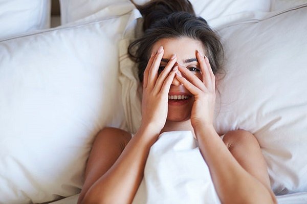 8 พฤติกรรมเพื่อผิวสวย สุขภาพดี ที่ควรทำทุกเช้า หลังตื่นนอน!