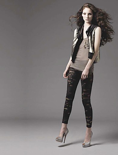 Lindsay Lohan’s 6126 stretches beyond leggings - Lindsay Lohan - Women's Wear - Fashion - Celebrities - Designers