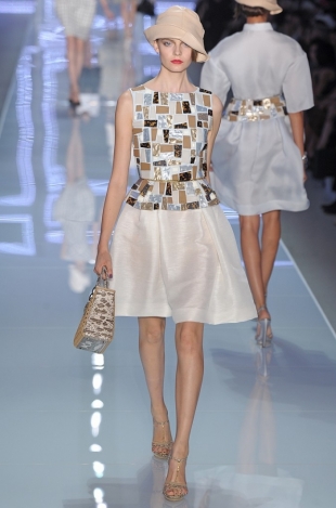 Romantic & Vintage in Christian Dior Spring 2012 - Women's Wear - Fashion Show - Christian Dior