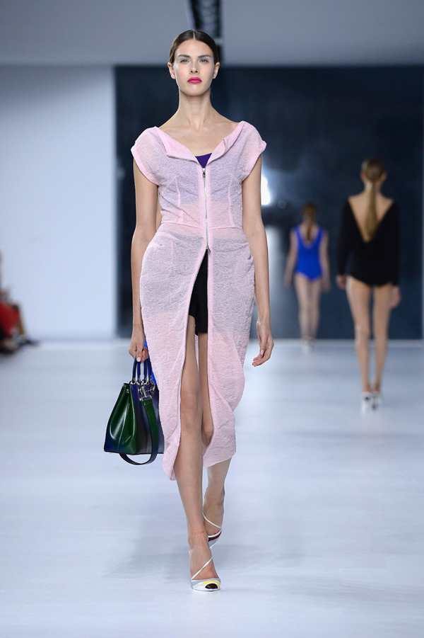 Dior ra mắt BST Cruise 2014 đầy sang trọng và cuốn hút