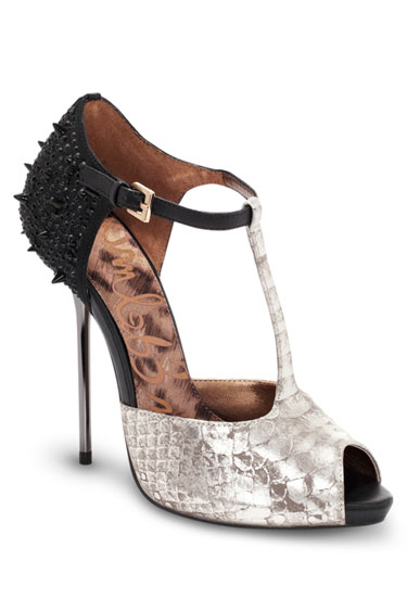 Classic Looks with Holiday Accessories - Women's Wear - Accessory