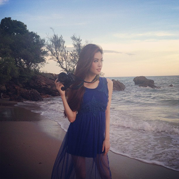 แฟชั่นสไตล์หวาน แบบฉบับของ "เกรซ กาญเกล้า" - เกรซ กาญเกล้า - แฟชั่นดารา - Celeb Style - สไตล์การแต่งตัว - ชุดเดรส