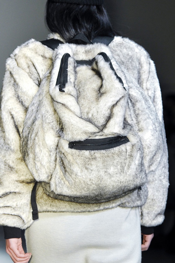 Những chiếc túi độc tạo nên cơn sốt tại London Fashion Week - Thời trang nữ - Thời trang - Tin Thời Trang - Tư vấn - Xu hướng - Nhà thiết kế - Hình ảnh - Túi xách - Thu 2014 - Tuần lễ Thời trang - London