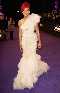 Katy Perry, Snooki Are Red Hot On EMA Purple Carpet - Katy Perry - EMA