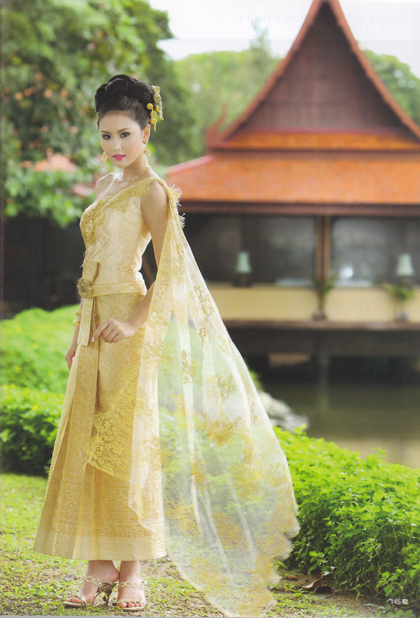 สุดสวยกับชุดแต่งงานแบบไทยประยุกต์ - แฟชั่นแต่งงาน