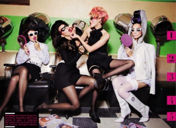 ‘Make Me Up’: BST ảnh vui nhộn trên chuyên mục làm đẹp của tạp chí Vogue Ý