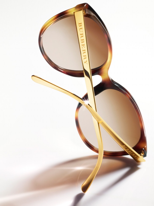 Chạm gần hơn BST Eyewear Spark cực thời trang của Burberry - Burberry - Mắt kính - Bộ sưu tập