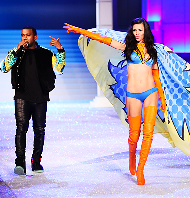 Victoria's Secret with a Fabulous Fashion Show - Lingerie