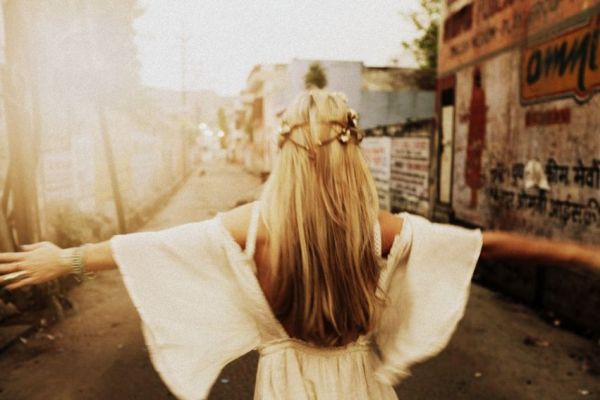 Ulrikke Lund hoang dã cùng chú voi Rupa ở Ấn Độ - Ulrikke Lund - Thời trang nữ - Người mẫu - Tư vấn - Hình ảnh