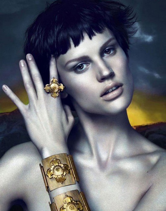 Saskia de Brauw predstavlja kampanju Versace jesen 2011