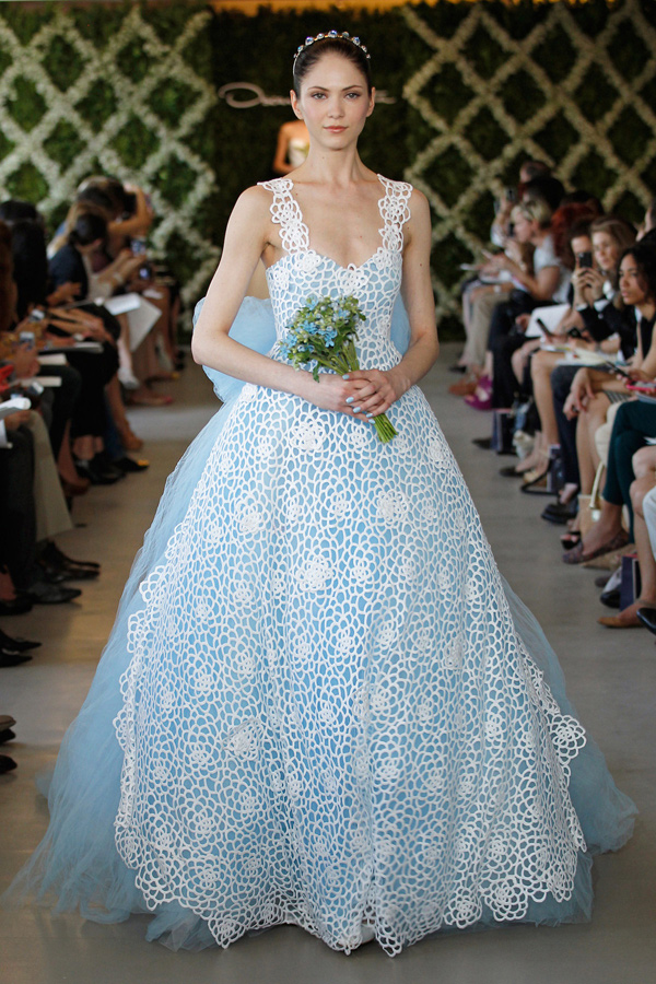 Đắm chìm trong BST Váy cưới tinh khôi từ Oscar de la Renta - Thời trang nữ - Xuân/Hè 2013 - Thời trang cưới - Váy cưới - Oscar de la Renta
