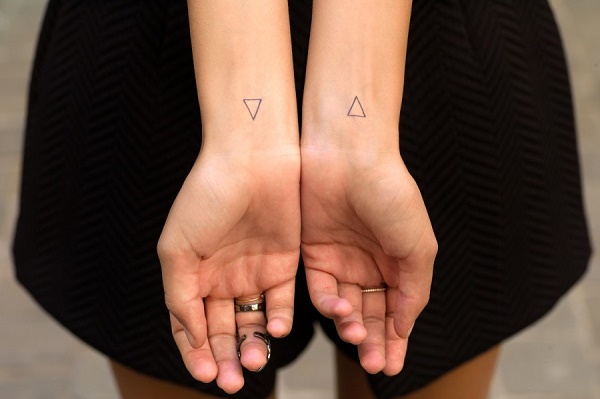 little tattoos สำหรับสาวๆที่ชอบแนวเท่ๆแต่แฝงด้วยความน่ารัก..... - แฟชั่น - แฟชั่นคุณผู้หญิง - อินเทรนด์ - เคล็ดลับ - เทรนด์ใหม่ - แฟชั่นวัยรุ่น - ความงาม - ผู้หญิง - เทคนิค - tattoo ideas - รอยสัก
