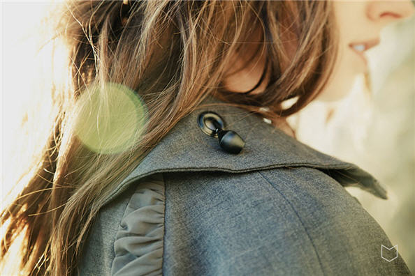 Zip jacket controls your music based on your state of dress - Electricfoxy - jacket