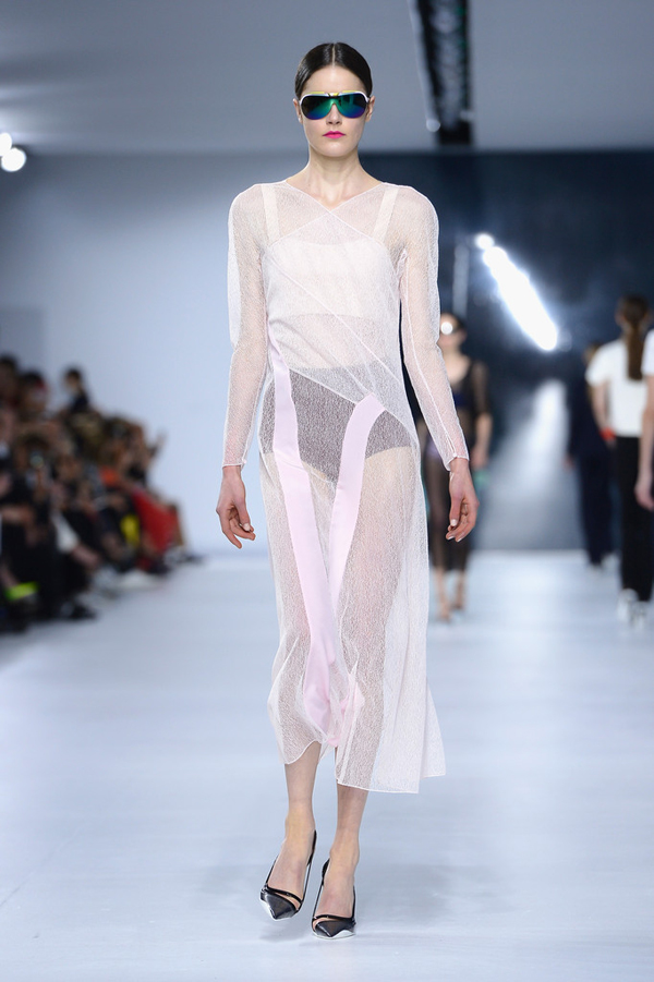 Dior ra mắt BST Cruise 2014 đầy sang trọng và cuốn hút
