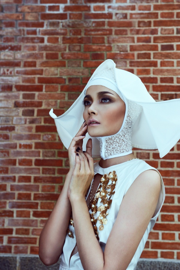 "Nữ Tu" Hoàng Oanh Quyến Rũ Trên Tạp Chí Superior - Tạp chí Superior - Hoàng Oanh - Elena Kuznetsova - Hình ảnh