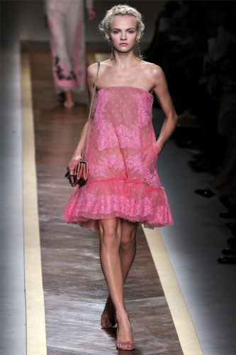 Princesses from Valentino Spring 2012 RTW - Fashion Show - Valentino
