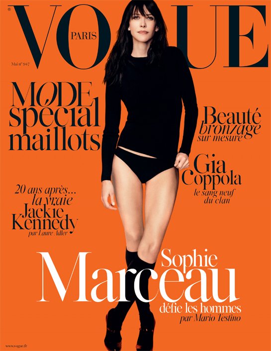Sophie Marceau diện cây đen  khoe chân dài gợi cảm trên bìa tạp chí Vogue Paris tháng 5/2014