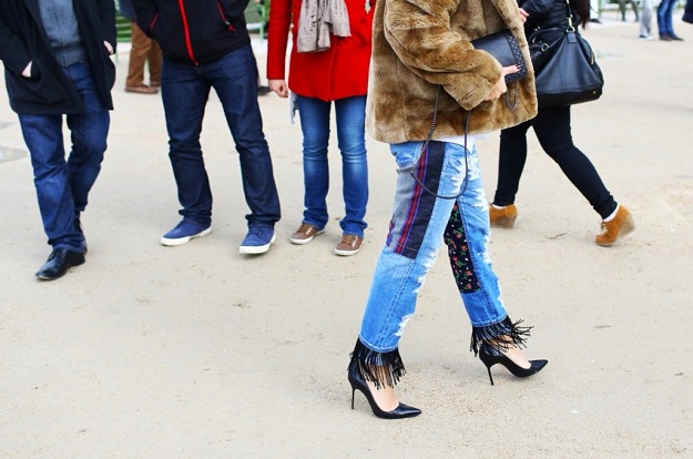 Hot !!! Fringe Jeans กางเกงยีนส์ปลายขาแต่งพู่ - แฟชั่น - แฟชั่นคุณผู้หญิง - แฟชั่นวัยรุ่น - แฟชั่นเสื้อผ้า - fringe jeans - แฟชั่นผู้หญิง - อินเทรนด์ - เทรนด์ใหม่ - การแต่งตัว - ผู้หญิง - เทรนด์ - แฟชั่นนิสต้า - แฟชั่นการแต่งตัว - แฟชั่นคุณหนู - กางเกงยีนส์ - แฟชั่นวัยทีน