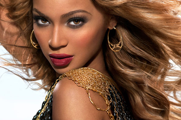 Celebrity Photographers Markus & Indrani Release Glossy 'Icons' Portrait Book - Naomi Campbell - Lady Laga - Kate Winslet - Britney Spears - Jennifer Lopez - Fashion News - Celeb Styles - Markus - Indrani