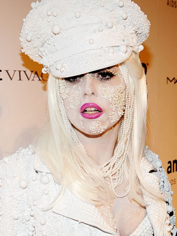 Thời Trang Độc Lạ Của Lady Gaga - Lady Gaga - Sao - Thời trang