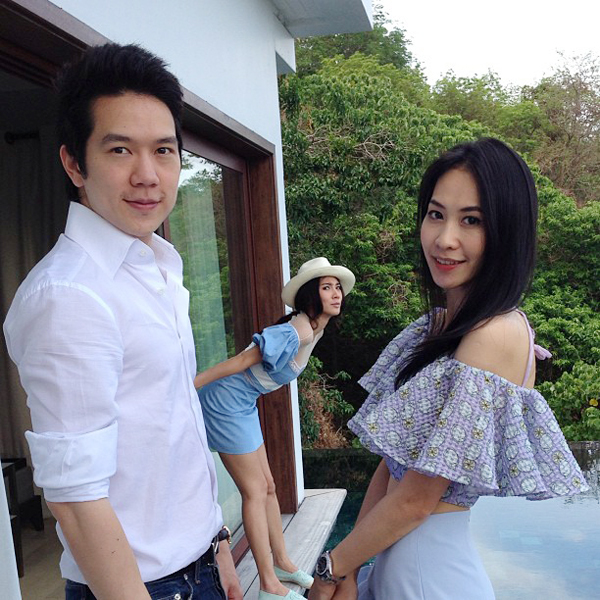 สาวอั้ม ควง หนุ่มแอมป์ หลบร้อนสวีทภูเก็ต อวดภาพว่ายน้ำเซ็กซี่เบา ๆ