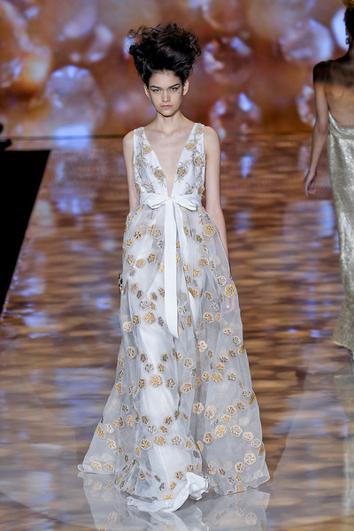 20 ชุดแต่งงานสวยที่คุณต้องชม!! - Elie Saab Couture - J. Mendel - Giambattista Valli C - Reem Acra - Marchesa - Alexander McQueen - Valentino Couture - Oscar de la Renta - แฟชั่นแต่งงาน - stylebistro