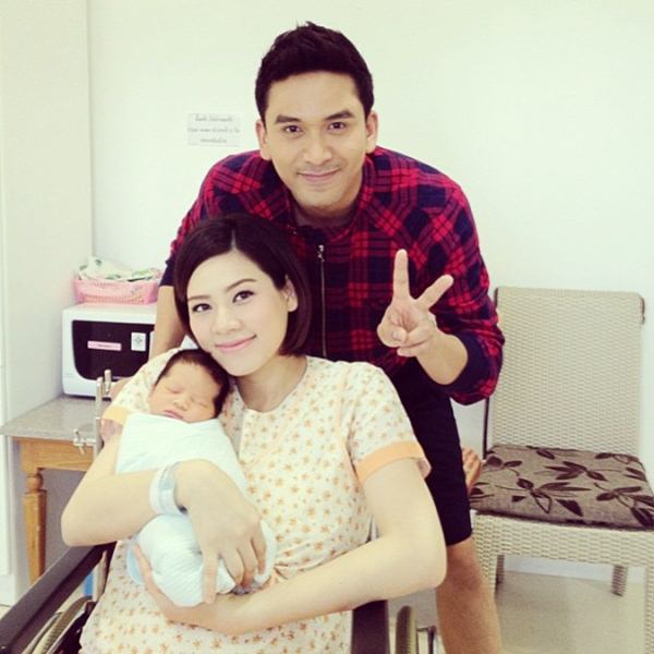 อัพเดท!! ภาพน้องภูดิศ ลูกชายหัวแก้วหัวแหวนของ ป๋อ เอ๋ ทะเล้นเชียว! - ลูกดารา - ภาพน้องภูดิศ - ลูกชายป๋อ เอ๋ - ป๋อ ณัฐวุฒิ สกิดใจ - ลูกชายคนแรก