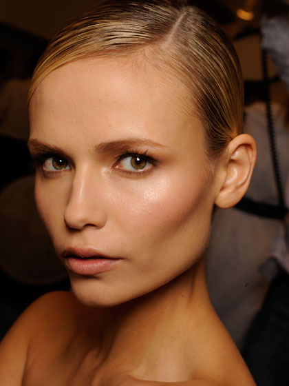 Make up with busy female - Make up