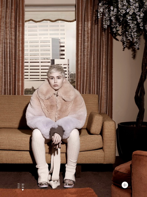 Miley Cyrus diện thời trang Marc Jacobs trên bìa tạp chí Elle Mỹ tháng 5/2014 - Marc Jacobs - Miley Cyrus - Elle Mỹ - Sao - Phong Cách Sao - Thời trang nữ - Hình ảnh - Nhà thiết kế