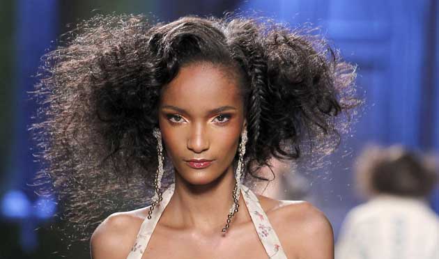 Runway Beauty: Dior Fall/Winter 2010 - Dior - Fall/Winter 2010