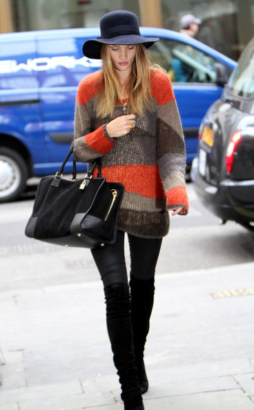 Street Style Spotlight - Rosie Huntington-Whiteley - Celeb Style - Rosie Huntington - แฟชั่นคุณผู้หญิง