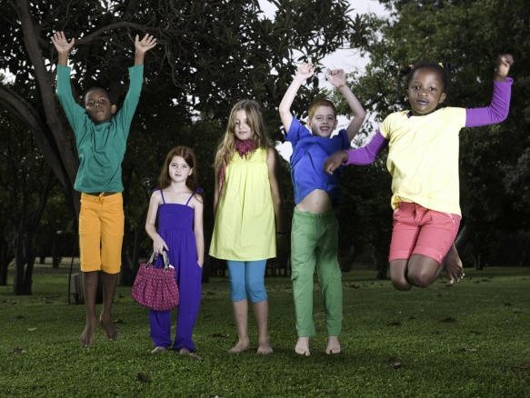 בגדי ילדים לעונת המעבר: צבעוני, פרקטי ונוח