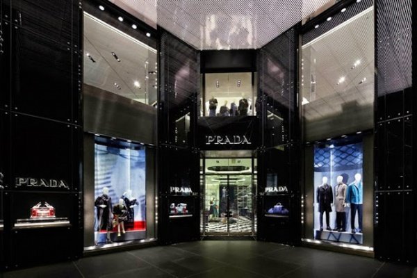 Prada mở cửa hàng thời trang mới tại Nhật Bản