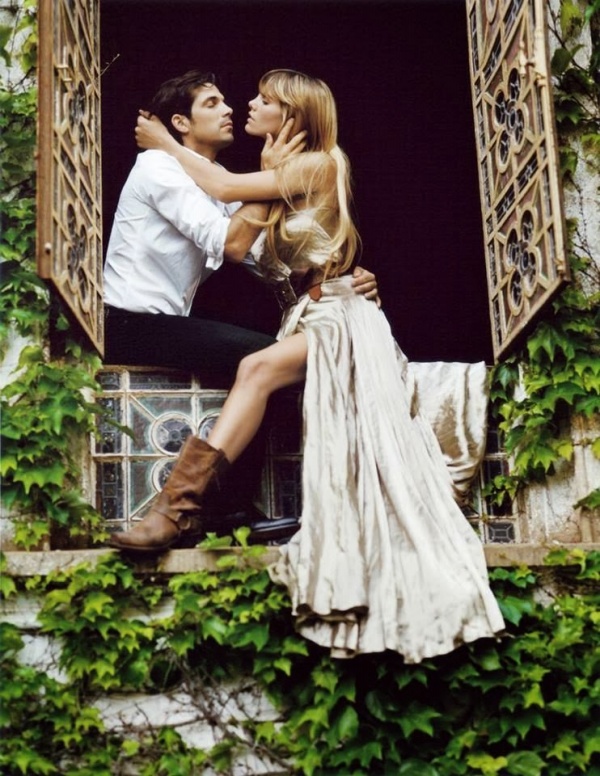 Tuyển thủ Pô-lô Argentina Nacho Figueras và vợ Delfina Blaquier tình tứ trong quảng cáo nước hoa Ralph Lauren 'Romance' - Nước hoa - Sao - Phong Cách Sao - Hình ảnh - Nhà thiết kế - Nacho Figueras - Delfina Blaquier - 'Romance'