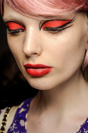 The Most Cool and Dramatic Halloween Makeup Looks From The Runway - Runway - Makeup - Halloween
