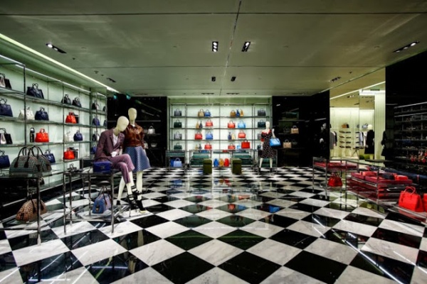 Prada mở 3 cửa hàng mới ở Trung Quốc